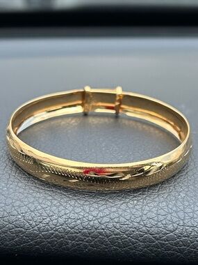 Classic 14K Gold Plated Engraved Women's Bangle Bracelet Size 6.25”